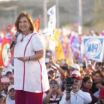 Celebra Xóchitl Gálvez encuestas donde alcanza a la candidata de las mentiras