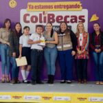 Gobierno de Colima inició la entrega de 3,317 ColiBecas-Uniformes en Comala