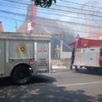 UEPC y Bomberos sofocan incendio en inmueble abandonado; no hay personas lesionadas