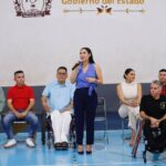 Gobernadora de Colima entregó sillas de ruedas especializadas a Grupo de Danza