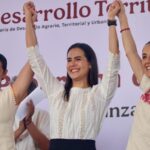 CLAUDIA SHEINBAUM, INDIRA VIZCAÍNO Y ROSI BAYARDO COLOCAN PRIMERA PIEDRA DE LAS VIVIENDAS PARA EL BIENESTAR