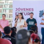 Más de 450 villalvarenses reciben sus medios de pago de JCF, en evento encabezado por la gobernadora
