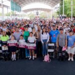 Por tercer día consecutivo, Indira Vizcaíno entrega Mi ColiBeca para Empezar en Manzanillo; hoy la reciben más de 3,100 estudiantes