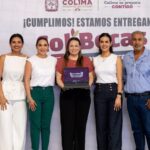 Indira Vizcaíno entregó casi 400 ColiBecas Computadoras a docentes de Manzanillo
