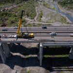 Seidum colocó las primeras trabes en el Puente ‘Armería l’; este jueves y sábado continúan las labores
