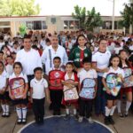 Gobierno de Indira Vizcaíno entrega ColiBecas Mochilas, Útiles y Uniformes a 176 estudiantes de Pueblo Juárez
